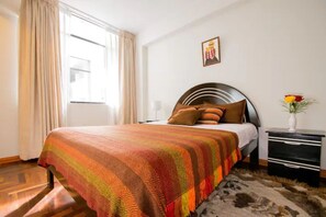 6 bedrooms, WiFi, wheelchair access - Modern for family, queen beds, wi fi, netflix (Cusco)