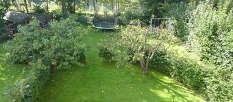 Idyllic location on the Wennsee and 10 min walk to the beach with beautiful garden.