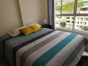 6 chambres, fer et planche à repasser, accès au Wi-Fi (inclus)