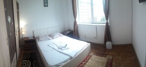 2 Schlafzimmer, Schreibtisch, Bügeleisen/Bügelbrett, WLAN