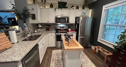2 BR/ 2.5 BA Condo in the Highlands at Woodlake..