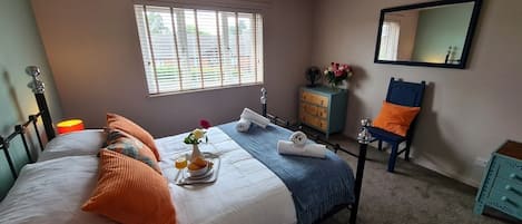 2 bedrooms, iron/ironing board, free WiFi