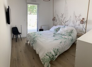 2 bedrooms, desk, iron/ironing board, travel crib - Appartement Neuf Près du Marché de la Baule (La Baule-Escoublac)