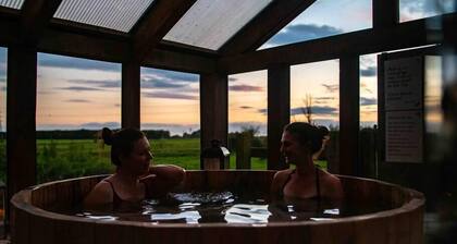 Library Suite: Sleeps 4