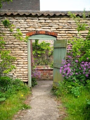 Exterior detail - Annex Suite: Sleeps 2 (Scunthorpe)