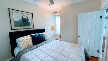 3 bedrooms, desk, iron/ironing board, free WiFi