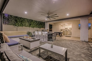 Terrace/patio - Breezin': Pool, Spa, Fire Pit, Foosball and more! (Indio)