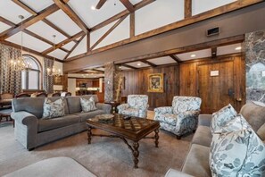 TV, fireplace - The Charter at Beaver Creek L333 (Beaver Creek)