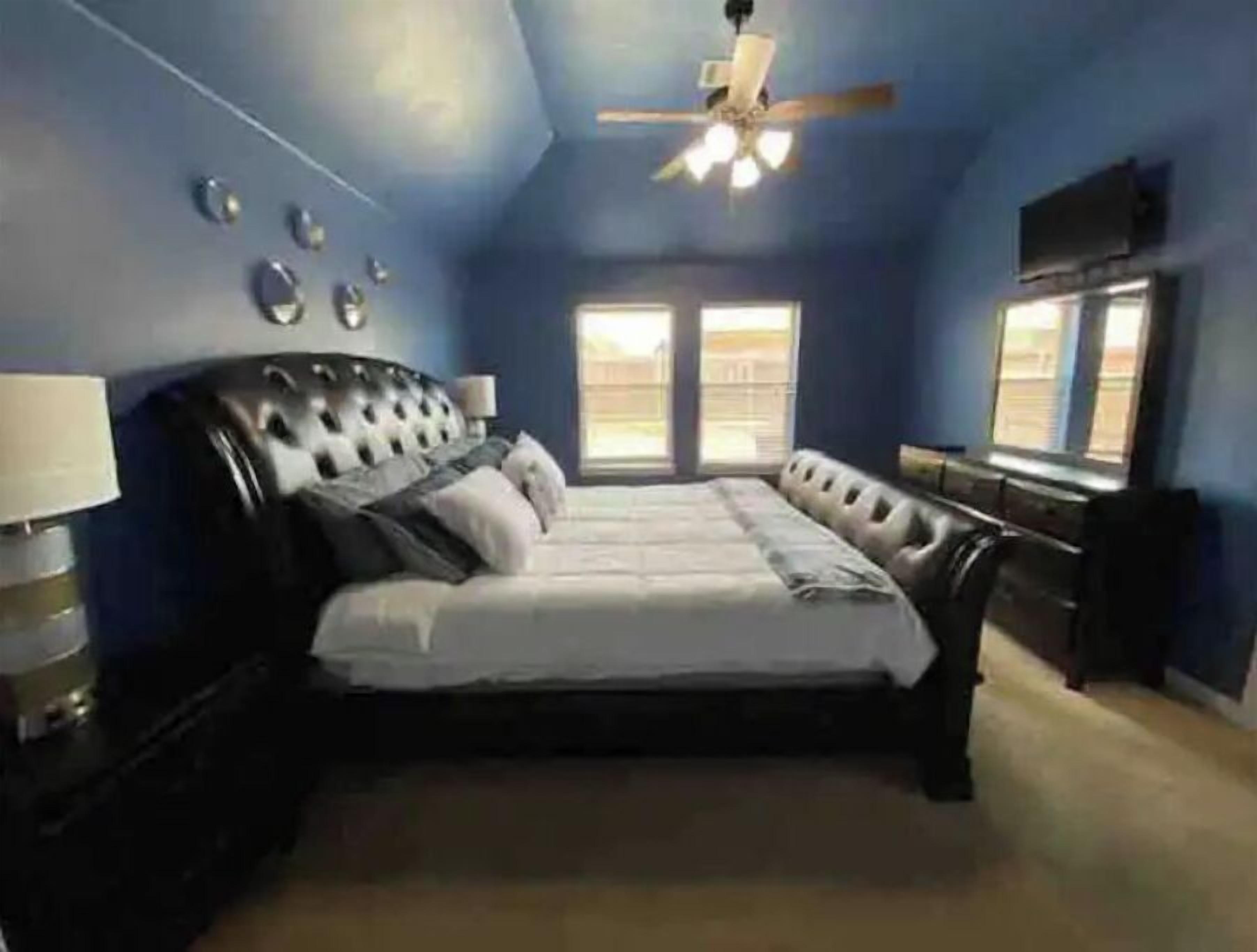 5 habitaciones, escritorio, tabla de planchar con plancha y wifi gratis 