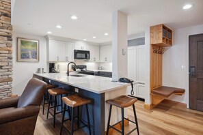 Fridge, microwave, oven, stovetop - The Charter at Beaver Creek L223 (Beaver Creek)