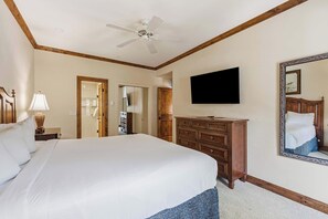 3 soverom, strykejern/-brett, reiseseng for barn og wi-fi