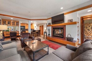 TV, fireplace - The Charter at Beaver Creek A110 (Beaver Creek)