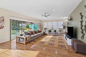 Fernseher, DVD-Player