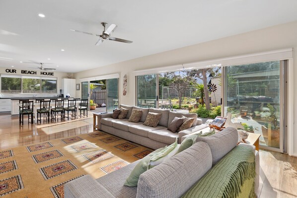 Fernseher, DVD-Player