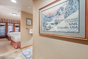 Iron/ironing board, travel cot, WiFi, bed sheets - The Charter at Beaver Creek G055 (Beaver Creek)