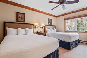 Iron/ironing board, travel cot, WiFi, bed sheets - The Charter at Beaver Creek F455 (Beaver Creek)