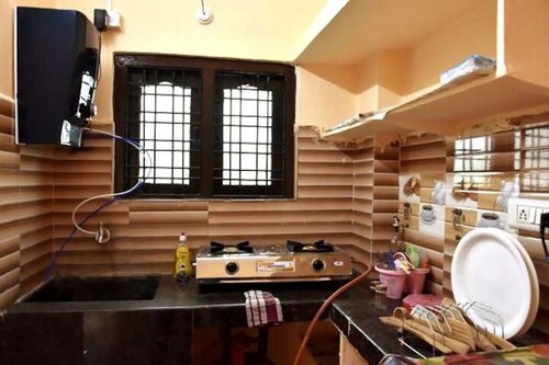 AVN302 - Lovely 1 Bedroom, AC, Wifi, Kitchen set