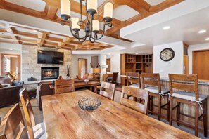 Dining - The Charter at Beaver Creek F320 (Beaver Creek)