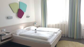 Basic-Doppelzimmer | BĂŒgeleisen/BĂŒgelbrett, kostenloses WLAN, BettwĂ€sche