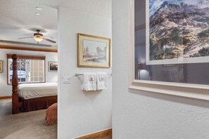 Iron/ironing board, travel cot, WiFi, bed sheets - The Charter at Beaver Creek F215 (Beaver Creek)