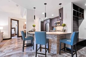 Fridge, microwave, oven, stovetop - The Charter at Beaver Creek F160 (Beaver Creek)