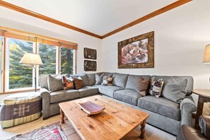 Televisión, chimenea