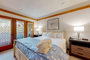 2 habitaciones, tabla de planchar con plancha, cuna de viaje y wifi