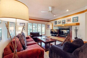 Televisión, chimenea