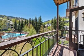 Property grounds - The Charter at Beaver Creek E330 (Beaver Creek)