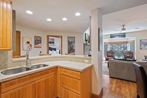 Interior - The Charter at Beaver Creek E250 (Beaver Creek)