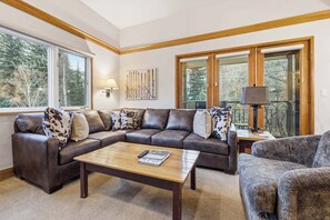 TV, fireplace - The Charter at Beaver Creek E210 (Beaver Creek)