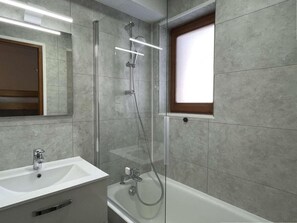 Bathtub