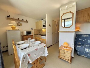 Dining - 2nd floor, balcony, tv, ski locker, 24m², Praz sur Arly (Praz-sur-Arly)