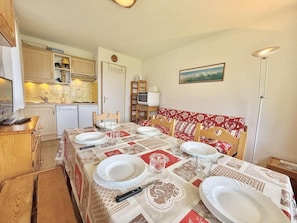 Dining - Ground floor, terrace, parking, tv, ski locker, 36m², Praz sur Arly (Praz-sur-Arly)