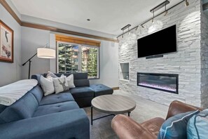 TV, fireplace - The Charter at Beaver Creek E020 (Beaver Creek)