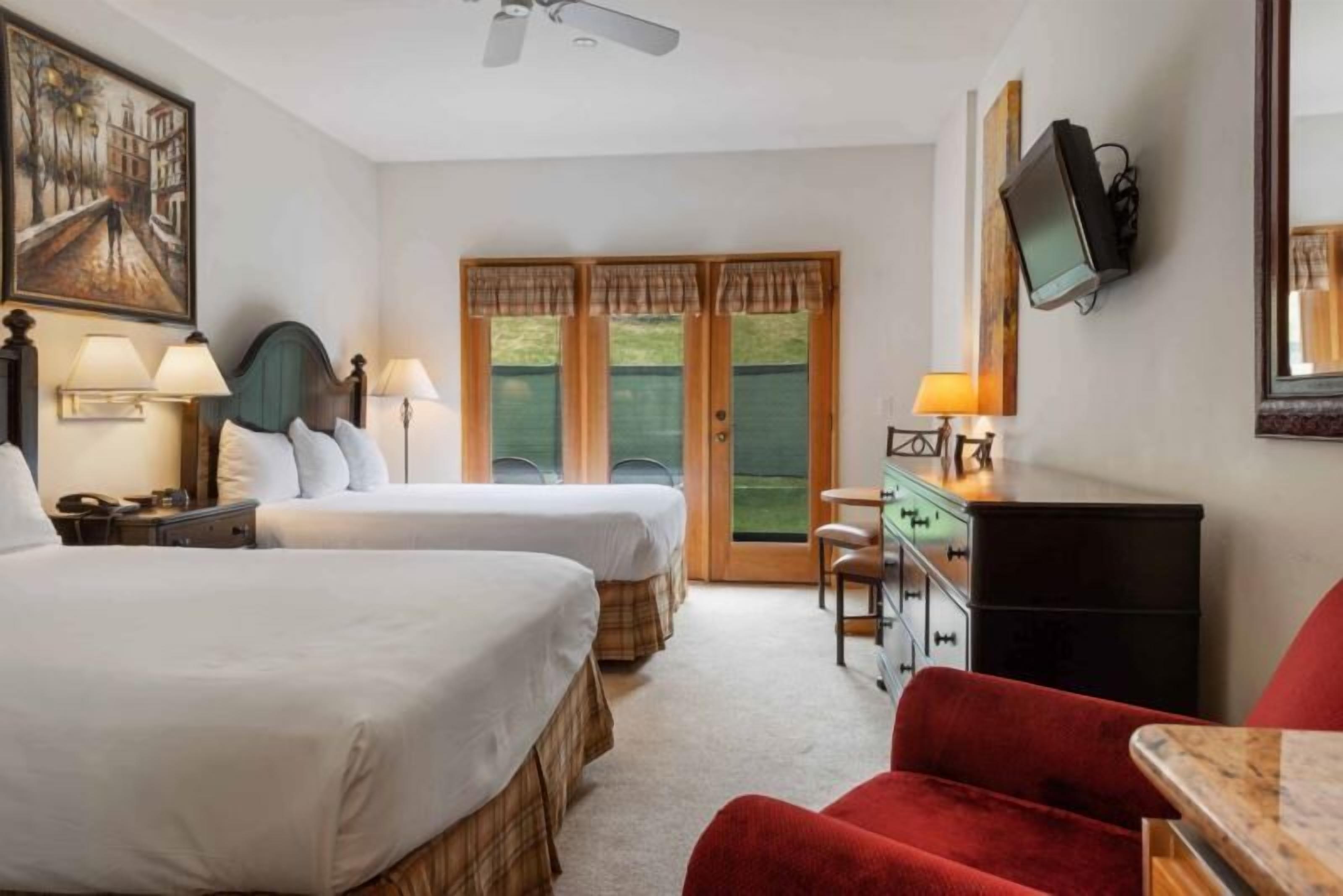 Iron/ironing board, travel cot, WiFi, bed sheets