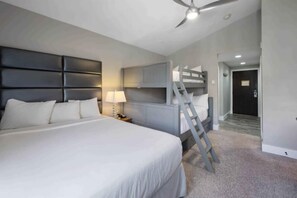 Skrivbord, strykjärn/strykbräda, resesäng och wi-fi