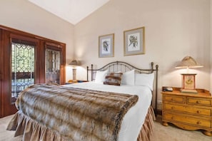1 chambre, fer et planche à repasser, lit de bébé portatif, Wi-Fi