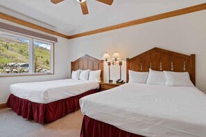 2 quartos, berço de viagem, Wi-Fi, roupa de cama