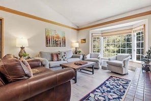 TV, fireplace - The Charter at Beaver Creek D450 (Beaver Creek)