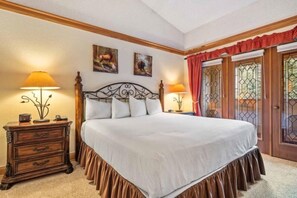 2 bedrooms, iron/ironing board, travel cot, WiFi - The Charter at Beaver Creek D430 (Beaver Creek)