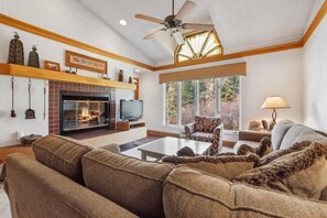 TV, fireplace - The Charter at Beaver Creek D410 (Beaver Creek)