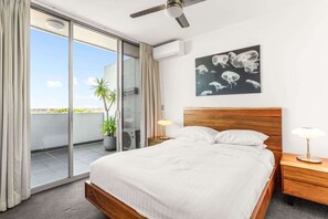 2 soverom, skrivebord, strykejern/-brett og wi-fi