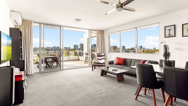 Unclassified image, 1 of 15, button - Spacious 2-Bed with Two Balconies with City Views (Alexandria)