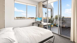 Unclassified image, 5 of 15, button - Spacious 2-Bed with Two Balconies with City Views (Alexandria)