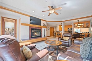 TV, fireplace - The Charter at Beaver Creek D370 (Beaver Creek)