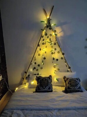 1 bedroom, free WiFi - Green Theme room with Terrace in 3bhk near Saket (New Delhi)