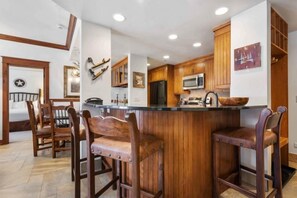Fridge, microwave, oven, stovetop - The Charter at Beaver Creek D230 (Beaver Creek)