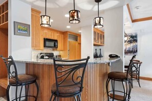 Fridge, microwave, oven, stovetop - The Charter at Beaver Creek D220 (Beaver Creek)