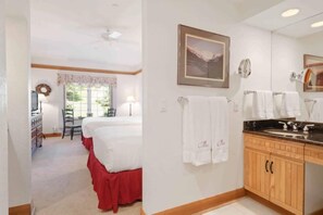 アイロン / アイロン台、旅行用ベビーベッド、WiFi、ベッドシーツ